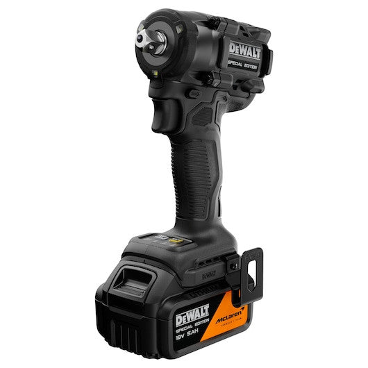 Cheie de impact compactă, cu motor fără perii, 1/2" cu pin de blocare, DEWALT® x McLaren F1 Team 18V XR® Ediție Specială – 2 x 5,0Ah - DCF92MP2TQW