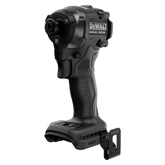 Set 2 unelte: mașină de înșurubat cu impact și mașină de găurit cu percuție, cu motor fără perii, DEWALT® x McLaren F1 Team 18V XR® Ediție Specială - 2 x 5Ah - DCK2222MP2TQW