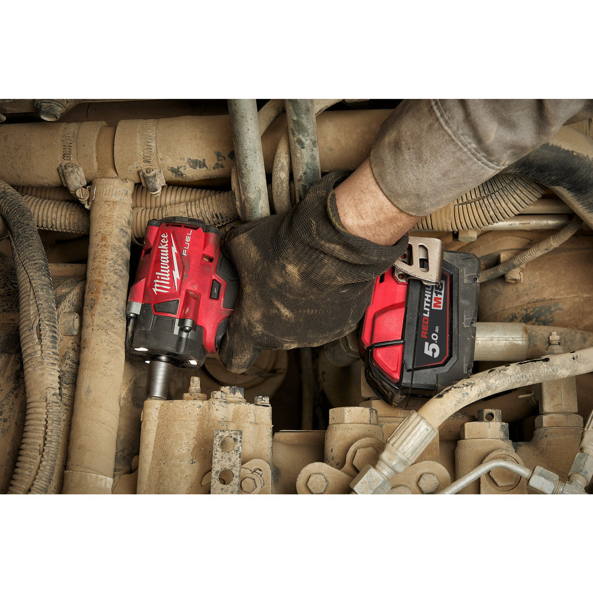 Cheie de impact Milwaukee 1/2″ 339Nm 18V M18FIW2F12-502X, M18 FUEL™ compactă cu inel de fixare, cod 4933478444, 2 x M18 B5 acumulator, M12-18 FC încărcător, cutie HD