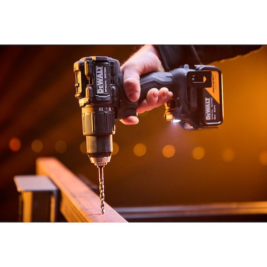 Set 2 unelte: mașină de înșurubat cu impact și mașină de găurit cu percuție, cu motor fără perii, DEWALT® x McLaren F1 Team 18V XR® Ediție Specială - 2 x 5Ah - DCK2222MP2TQW