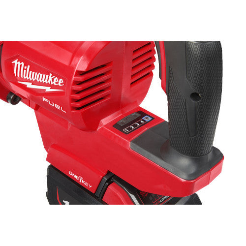 Cheie de impact 1″ ONE-KEY™ M18 FUEL™ cu mâner-D, cuplu ridicat, inel de fixare și gât lung cu un acumulator Forge M18FB12 de 18V cu 12Ah,incarcator rapid M12-18FC in valiza de transport Kitb Milwaukee - 4933499251