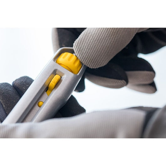 Cuțit cu lamă segmentată STANLEY® InterLock® de 18 mm, metalic - 10018