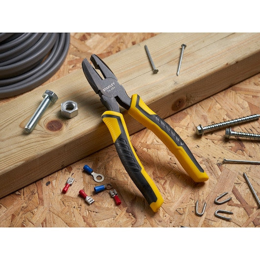 CLESTE DYNAGRIP COMBINAT 150MM Stanley - STHT074456
